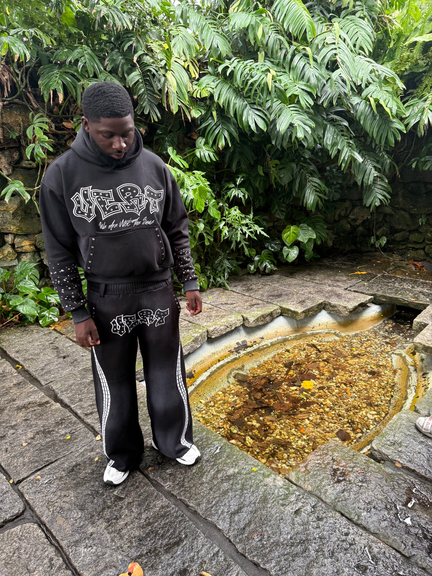 VERT Sweatpants Oil Black